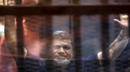 محتجون بفاس يحملون السيسي مسؤولية وفاة مرسي
