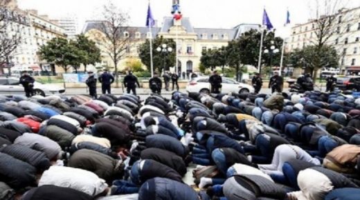بطلب من ماكرون.. المجلس الفرنسي للديانة الإسلامية يعلن “شرعة مبادئ” تتضمن إقرار توافق بين الإسلام والعلمانية