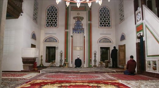 منع صلاة التراويح بالمساجد خلال رمضان في تركيا