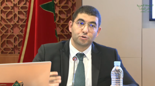 وزير الثقافة يسحب جائزة المغرب للكتاب من 9 أشخاص.