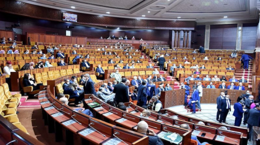 مجلس النواب يعود إلى تقليص حضور البرلمانيين بسبب “أوميكرون”