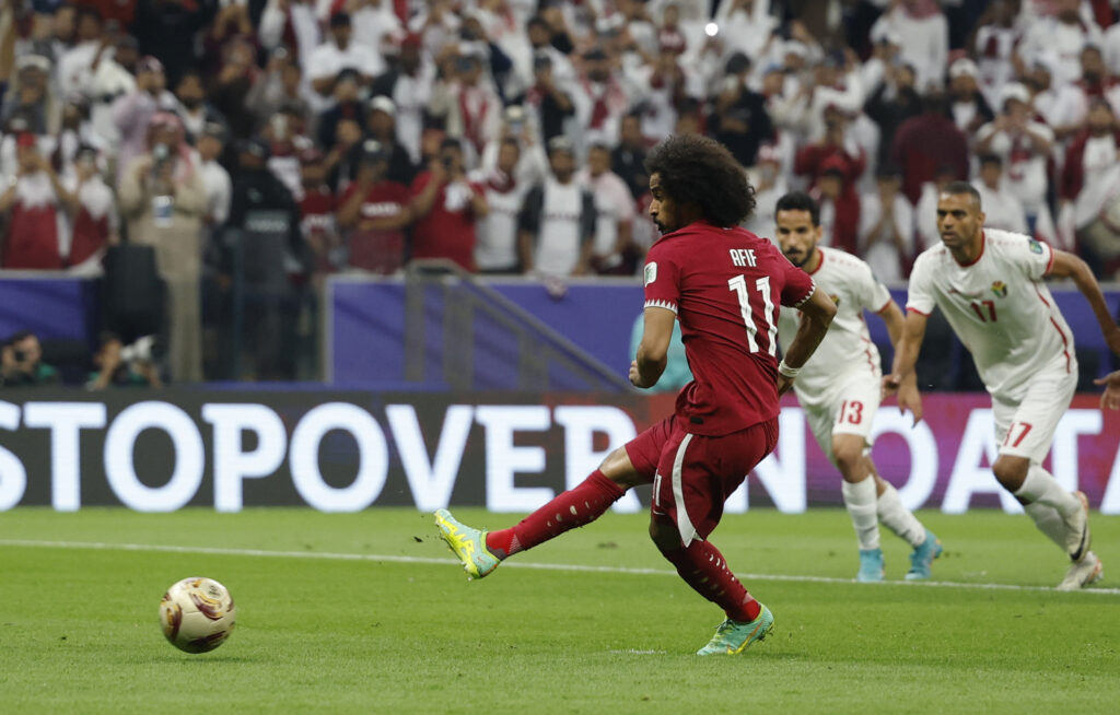 هاتريك عفيف يتوج قطر بكأس آسيا على حساب النشامى